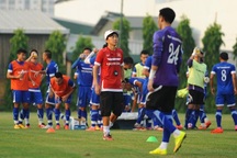 Tuyển thủ Việt Nam buồn bã khi HLV Miura bị sa thải