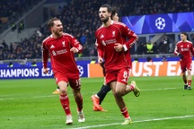 Liverpool thắng Inter Milan bằng bàn phạt đền muộn của Szoboszlai