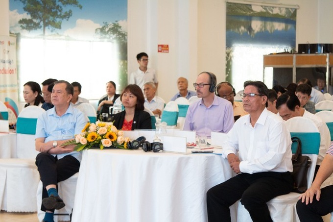các đại biểu tham dự hội thảo.