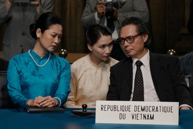 Tranh cãi phim "Mưa đỏ": Giới hạn nào giữa hư cấu và tôn trọng lịch sử?