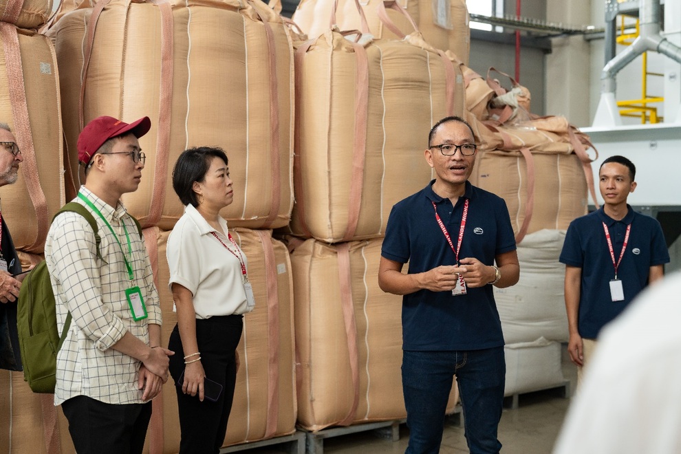Préserver l'identité, se projeter dans l'avenir : Histoires de l'usine de torréfaction Cai Mep des Highlands - 2 Gìn giữ bản sắc, vươn tầm tương lai: Câu chuyện từ nhà máy rang xay Highlands Cái Mép - 2