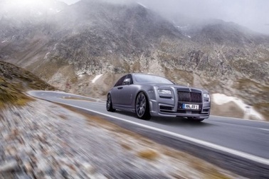 Chiêm ngưỡng hai chiếc Rolls-Royce Ghost độ đẹp mắt