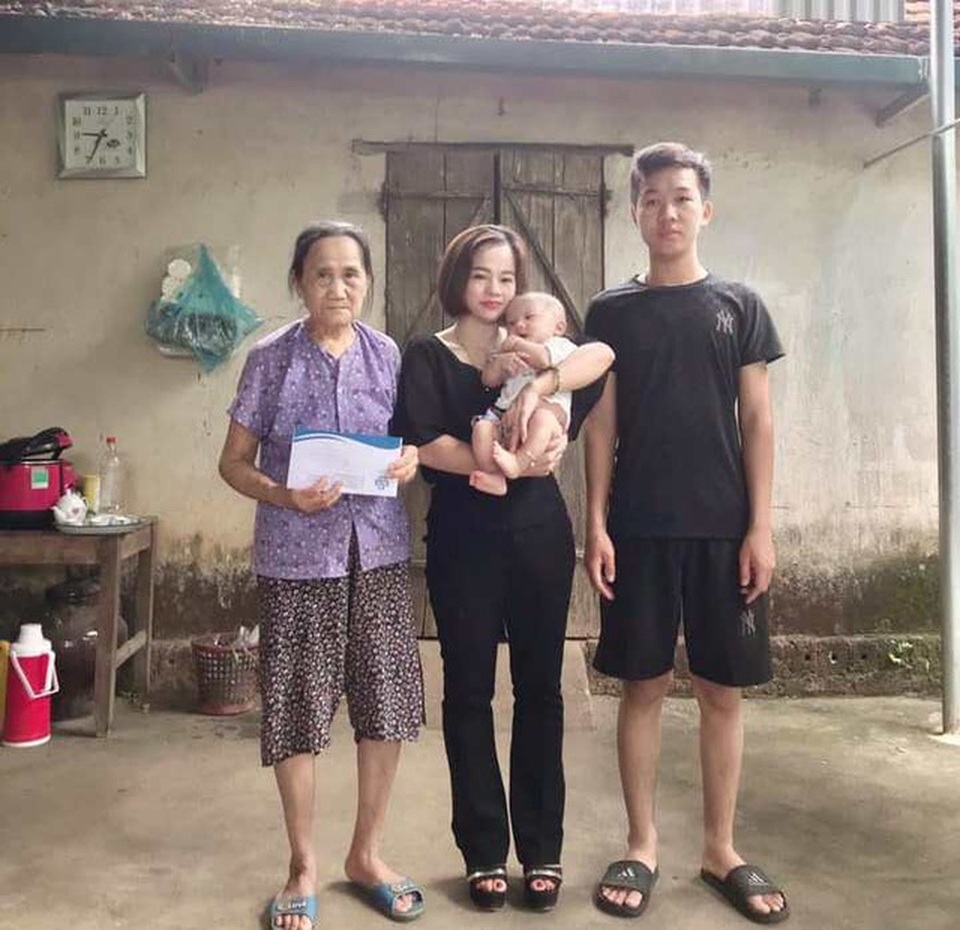 Tiếng khóc xé lòng của bé trong gia đình ung thư chạm tới trái tim bác sĩ - 3 Tiếng khóc xé lòng của bé trong gia đình ung thư chạm tới trái tim bác sĩ - 3