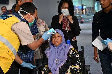 Châu Á chạy đua đối phó “bão” virus gây viêm phổi lạ