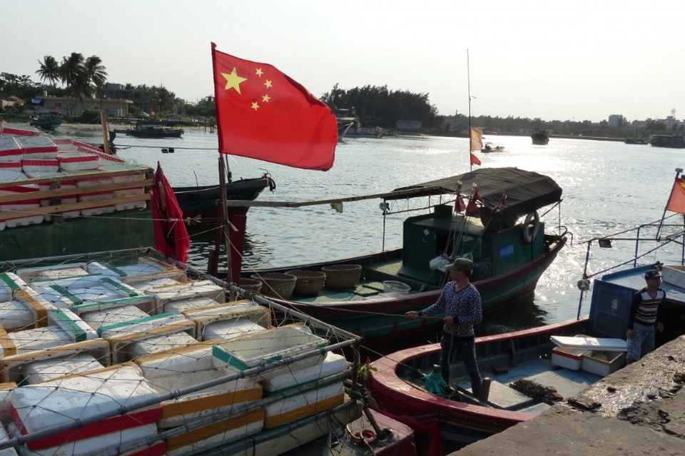Mỹ lên án đội tàu cá “săn mồi” khổng lồ của Trung Quốc - 1 Mỹ lên án đội tàu cá “săn mồi” khổng lồ của Trung Quốc - 1