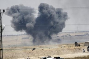 Pháp, Mỹ bất ngờ tấn công giếng dầu Syria: Đạp đổ!