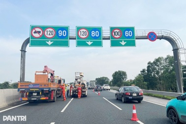 Từ 9/9, CSGT sẽ xử phạt lái xe tải đi vào làn 1 trên 2 tuyến cao tốc