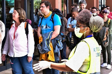 Khách chê tiền phòng quá đắt khi phải cách ly bắt buộc và tự túc chi phí