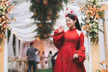 Cô dâu Bắc Giang chi 1,6 tỷ đồng hát quan họ, dựng cảnh Hà Nội tại đám hỏi