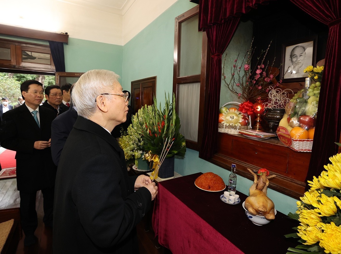Tổng Bí thư dâng hương tưởng nhớ Chủ tịch Hồ Chí Minh - 1 Tổng Bí thư dâng hương tưởng nhớ Chủ tịch Hồ Chí Minh - 1