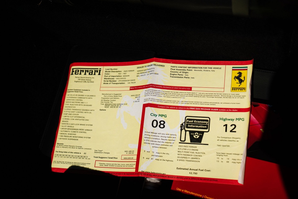 Soi chi tiết siêu xe Ferrari Enzo vừa lập kỷ lục bán đấu giá trực tuyến - 29 Soi chi tiết siêu xe Ferrari Enzo vừa lập kỷ lục bán đấu giá trực tuyến - 29