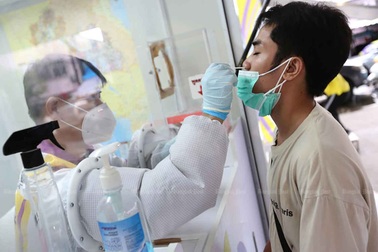 Campuchia ghi nhận kỷ lục ca nhiễm mới, Thái Lan thêm 15 người chết