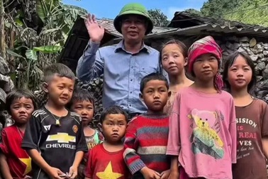 Chủ tịch xã làm video triệu view, đưa quê hương ra khắp toàn cầu