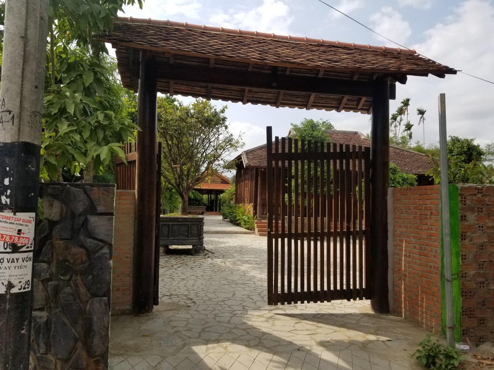 Choáng ngợp “biệt phủ” gỗ hoành tráng rộng 1300m2 ở Nha Trang - 1 Choáng ngợp “biệt phủ” gỗ hoành tráng rộng 1300m2 ở Nha Trang - 1