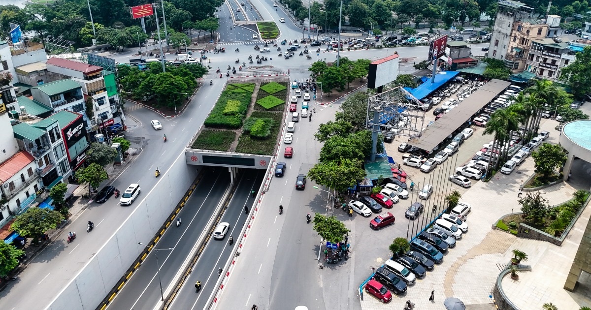 Cấm xe máy xăng ở Vành đai 1 Hà Nội: Sớm lắp đặt 2 vị trí trụ sạc xe điện