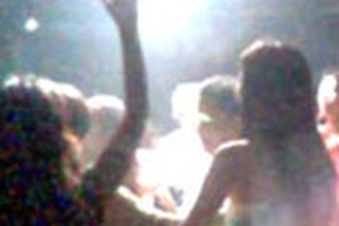 Thời này ai chẳng... ăn chơi? 