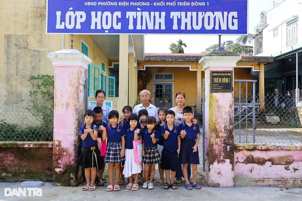 Lớp học miễn phí của vợ chồng thầy giáo già trong ngôi trường bỏ hoang - 1 Lớp học miễn phí của vợ chồng thầy giáo già trong ngôi trường bỏ hoang - 1