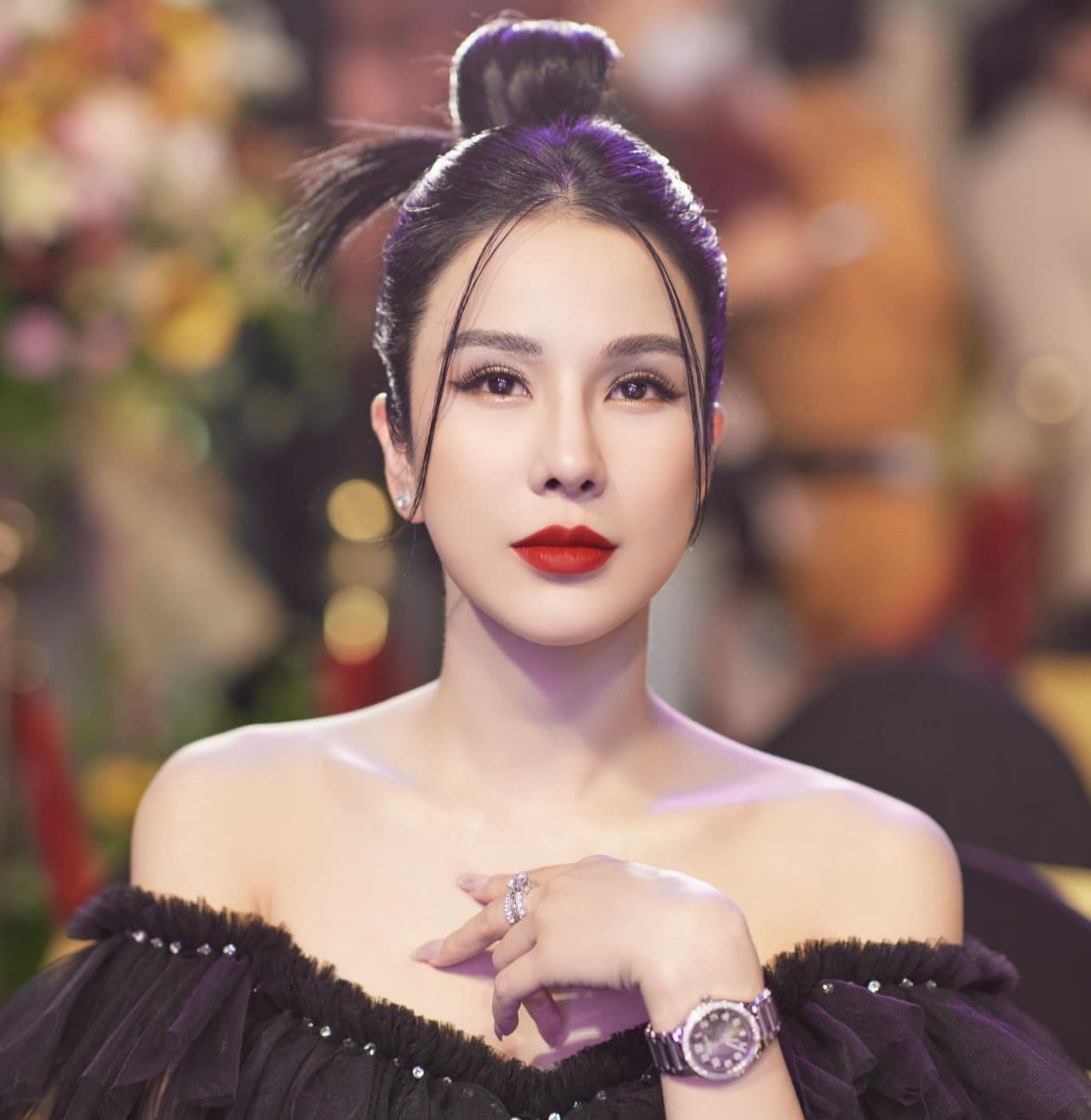 Diệp Lâm Anh ra tòa ly hôn, nói gì về tin đồn đòi chồng 100 tỷ đồng? - 1 Diệp Lâm Anh ra tòa ly hôn, nói gì về tin đồn đòi chồng 100 tỷ đồng? - 1