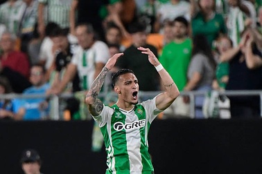 Antony tỏa sáng giúp đội nhà thoát thua ở Europa League