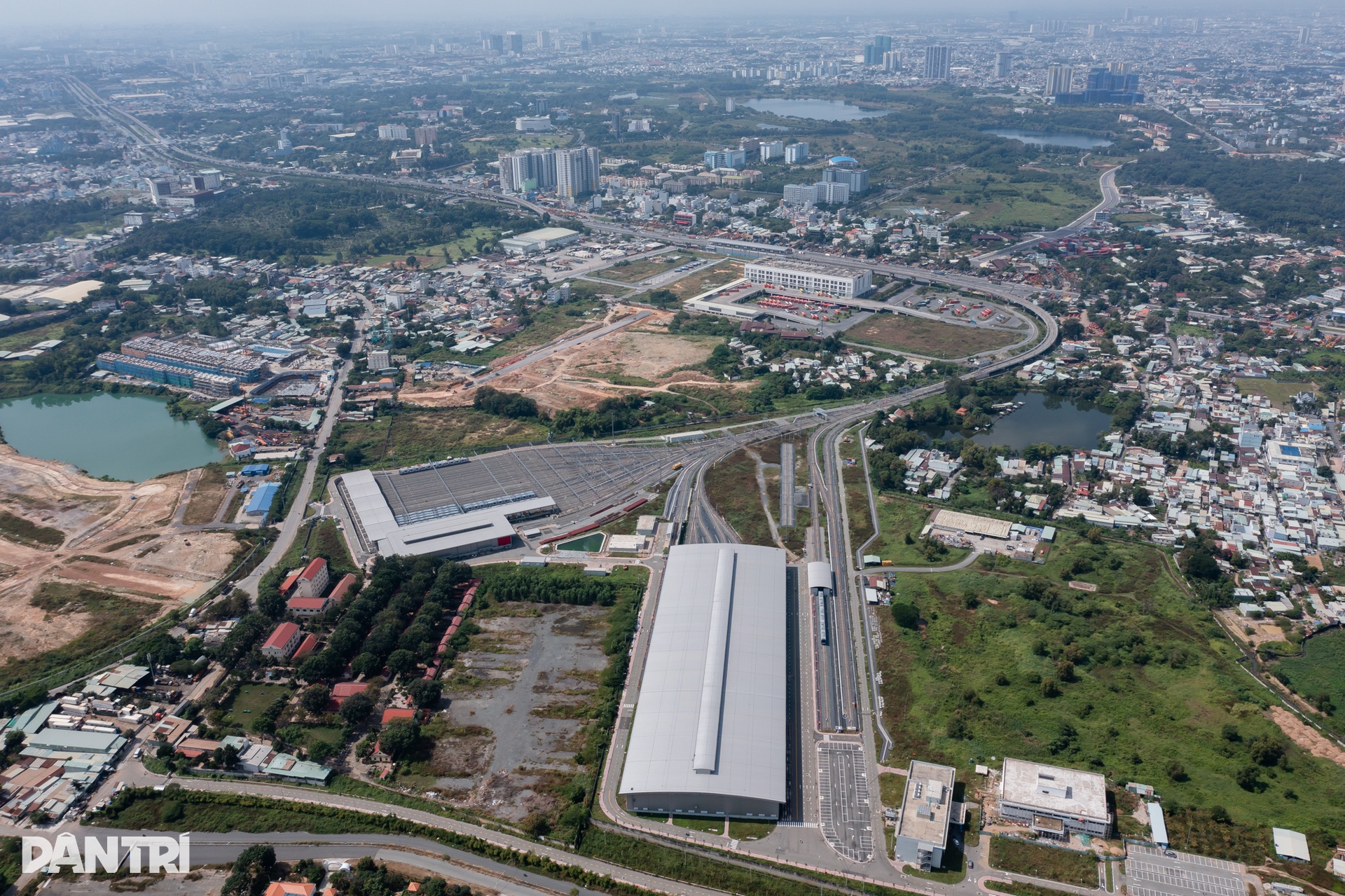 Diện mạo tuyến metro đầu tiên của TPHCM trước ngày vận hành - 2 Diện mạo tuyến metro đầu tiên của TPHCM trước ngày vận hành - 2