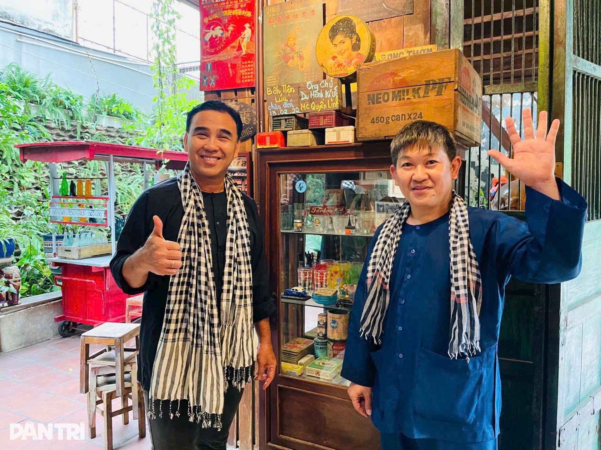 Nghệ sĩ Việt đến cà phê cổ tìm hương vị Tết xưa - 16