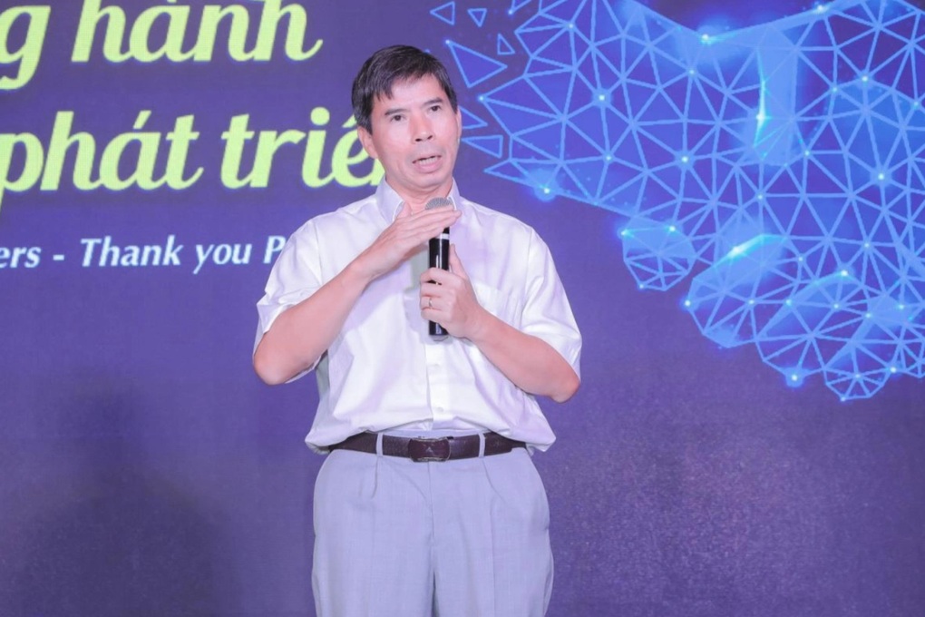 Chủ tịch Thế Giới Di Động muốn bán ra cổ phiếu, dự thu hơn 69 tỷ đồng - 1 Chủ tịch Thế Giới Di Động muốn bán ra cổ phiếu, dự thu hơn 69 tỷ đồng - 1