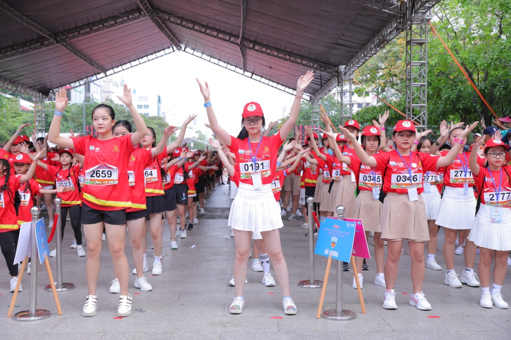 3.000 thiếu nhi đồng diễn flashmob chào mừng Đại hội Đoàn - 1 3.000 thiếu nhi đồng diễn flashmob chào mừng Đại hội Đoàn - 1