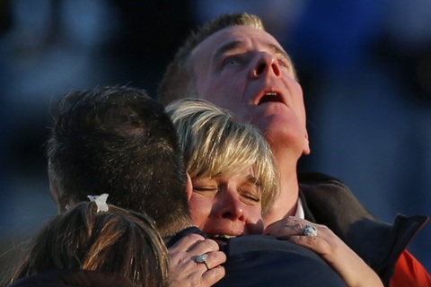 Xả súng kinh hoàng tại trường tiểu học Mỹ, ít nhất 27 người chết 