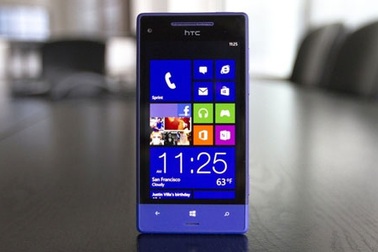 HTC tuyên bố vẫn gắn bó với Microsoft sau thương vụ Nokia