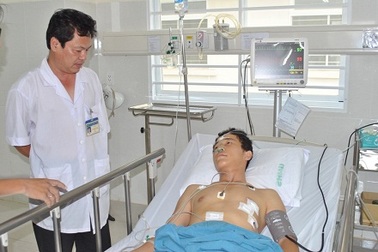 Cứu sống nam thanh niên bị đâm thủng gan, phổi