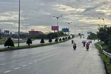 3 thi thể nam giới bê bết máu trên cầu vượt IC3 Cần Thơ