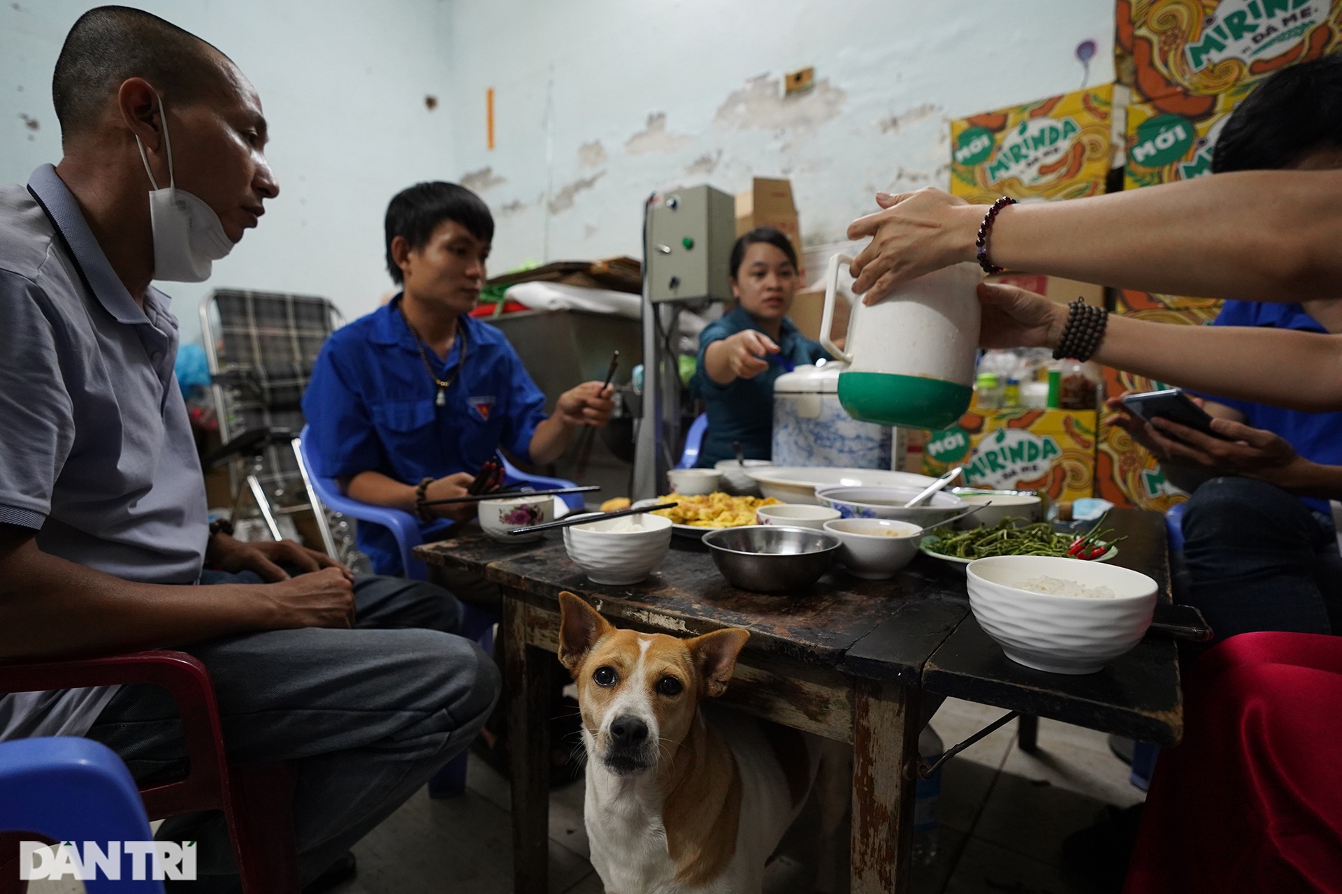 Hàng nghìn bó rau nghĩa tình gửi tặng người dân vùng dịch ở TPHCM - 16