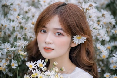 Mê mẩn nhan sắc trong veo của nữ sinh chuyên ngành Hải quan