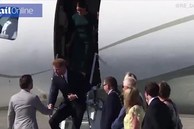 Chuyến công du nước ngoài đầu tiên Công nương Anh Meghan sau "đám cưới cổ tích"