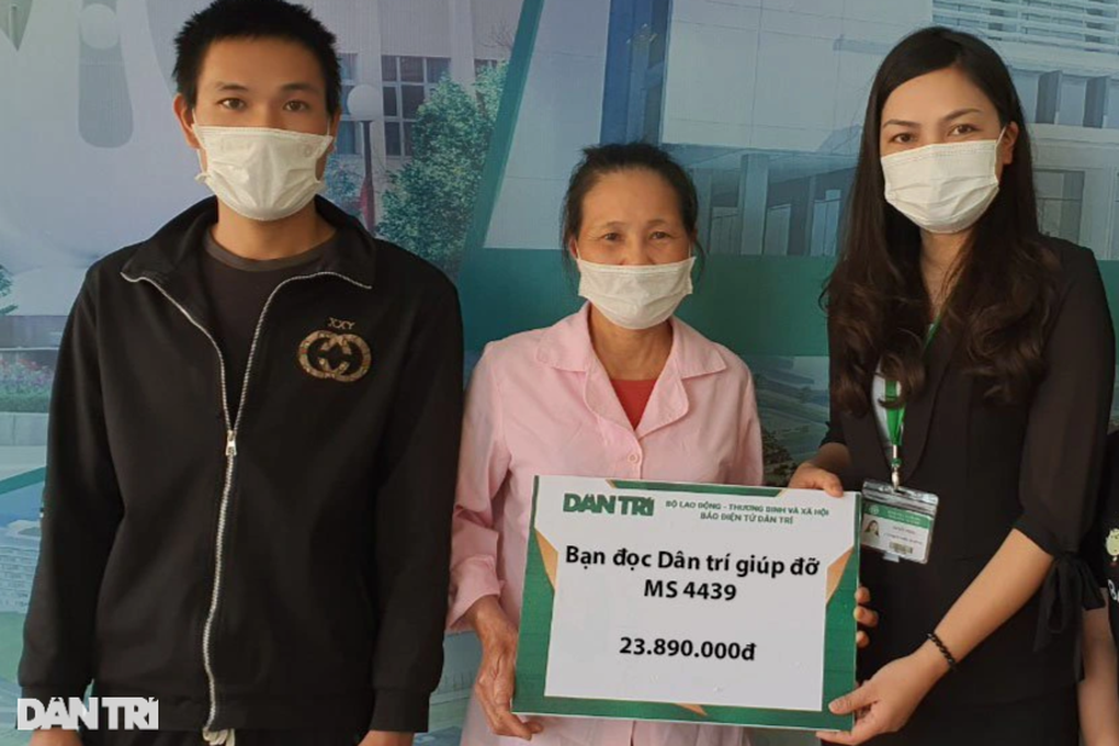 Bạn đọc Dân trí tiếp tục giúp đỡ sản phụ gặp tai biến khi sinh con - 1 Bạn đọc Dân trí tiếp tục giúp đỡ sản phụ gặp tai biến khi sinh con - 1