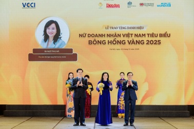 Tổng giám đốc SHB nhận giải Bông hồng vàng năm 2025