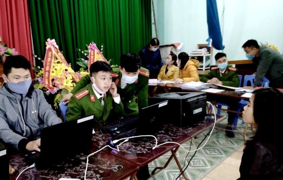 Công an 80 ngày đêm không nghỉ, lưu động làm căn cước gắn chíp điện tử - 3 Công an 80 ngày đêm không nghỉ, lưu động làm căn cước gắn chíp điện tử - 3