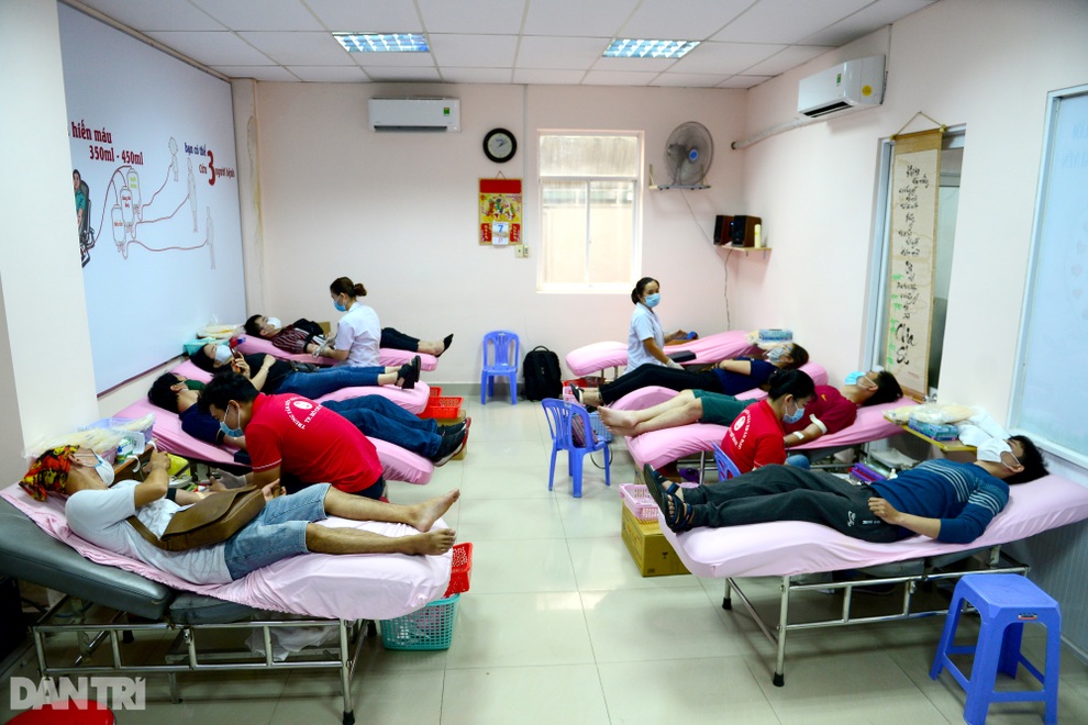 Hiến máu nhân đạo.jpg Hiến máu nhân đạo.jpg