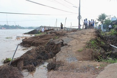 Xác định 4 nguyên nhân gây sạt lở bờ kè sông Cần Thơ