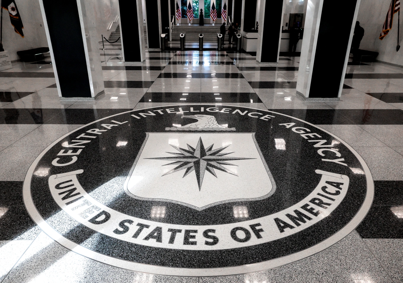 Báo Mỹ: CIA có kế hoạch cắt giảm khoảng 1.200 nhân sự - 1