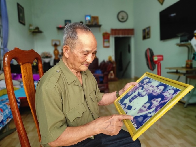 Bức ảnh cụ Lê Chí Quyết được chụp chung với Chủ tịch Hồ Chí Minh được cụ gìn giữ như một kỷ vật thiêng liêng