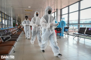 Việt Nam xuất hiện Omicron: Nguy cơ dịch lây lan mạnh, tăng áp lực điều trị