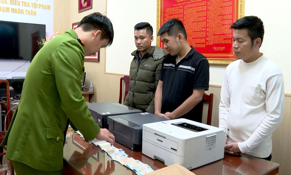 Phá đường dây làm giả căn cước, đăng ký xe quy mô lớn - 1 Phá đường dây làm giả căn cước, đăng ký xe quy mô lớn - 1