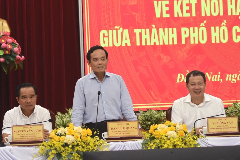 Bí thư TPHCM cùng đoàn làm việc với Đồng Nai về kết nối hạ tầng giao thông - 1 Bí thư TPHCM cùng đoàn làm việc với Đồng Nai về kết nối hạ tầng giao thông - 1