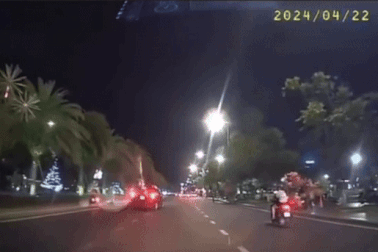 Ô tô tông văng người đi xe máy trong thành phố Quy Nhơn rồi bỏ chạy