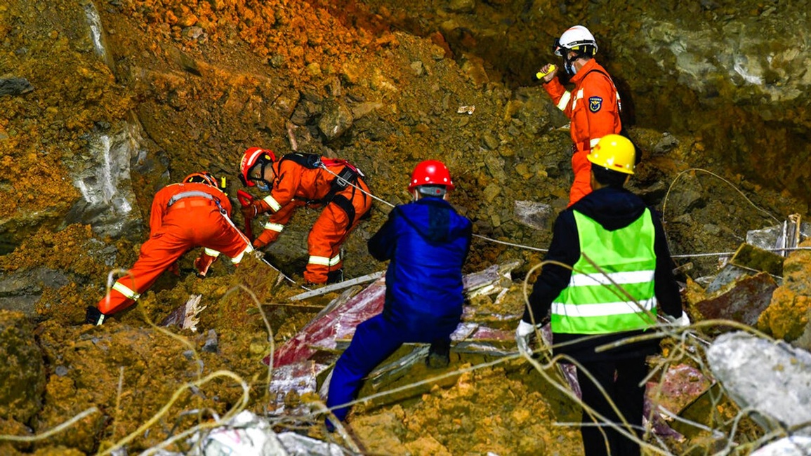 Lở đất kinh hoàng tại công trường xây dựng Trung Quốc, 14 người chết - 3 Lở đất kinh hoàng tại công trường xây dựng Trung Quốc, 14 người chết - 3