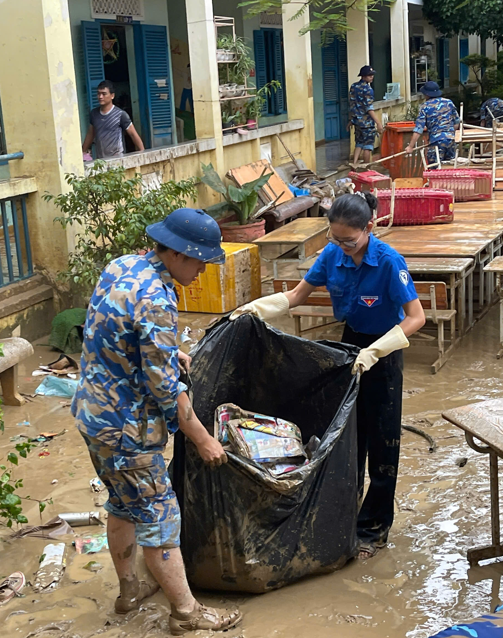 Nhiều trường đại học cấp tốc tiếp sức sinh viên, đồng bào vùng bão lũ - 3