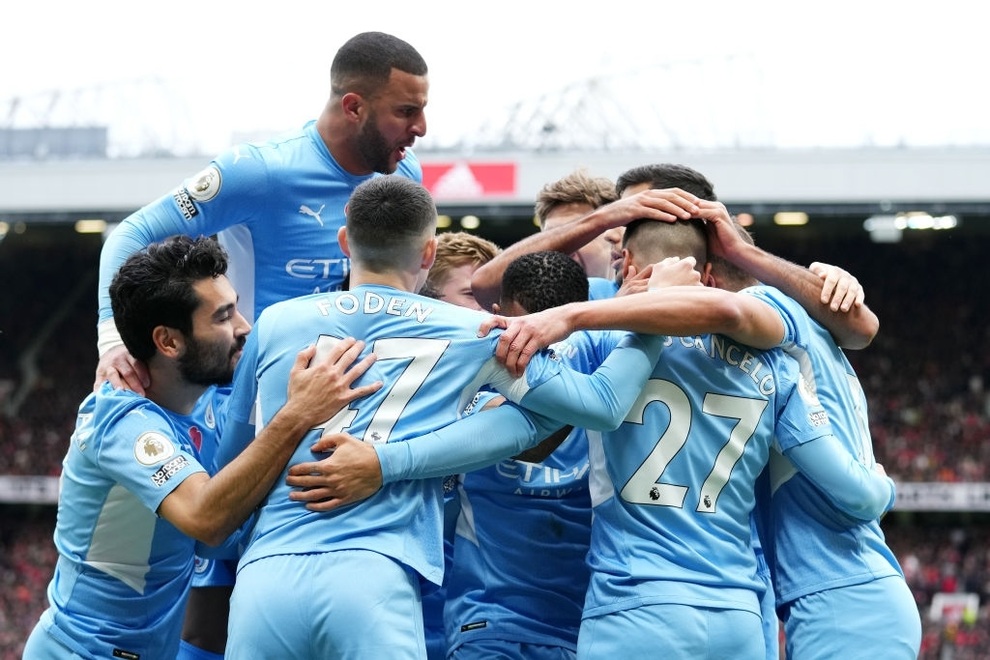 Hàng thủ mơ ngủ, Man Utd ôm hận trước Man City tại Old Trafford - 4 Hàng thủ mơ ngủ, Man Utd ôm hận trước Man City tại Old Trafford - 4