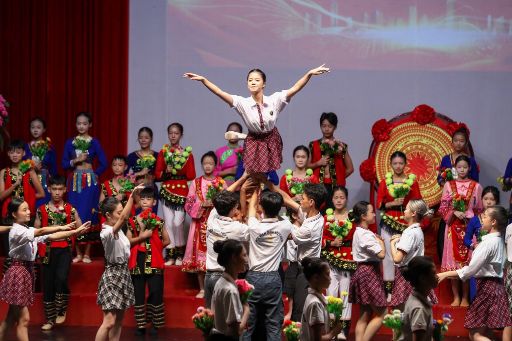Các trường đại học, cao đẳng đồng loạt tổ chức khai giảng năm học mới - 5 Các trường đại học, cao đẳng đồng loạt tổ chức khai giảng năm học mới - 5