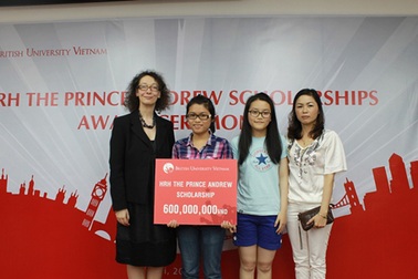 Học bổng Hoàng tử Andrew thu hút thí sinh toàn quốc